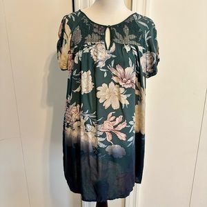 Anthropology Ombré Flower design tunic with pockets.
